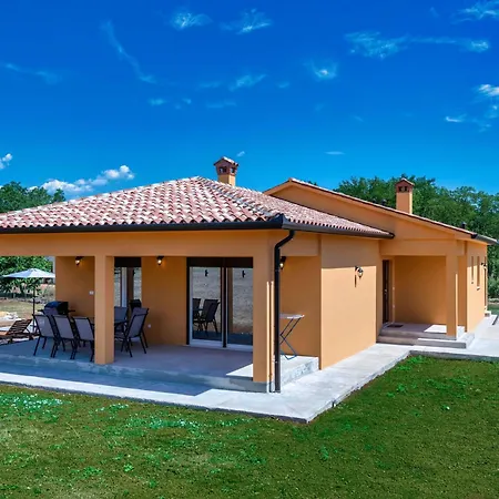 Maria, A Charming Near Labin Nedescina