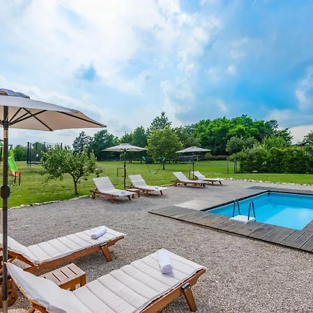Maria, A Charming Near Labin Holiday home Nedescina