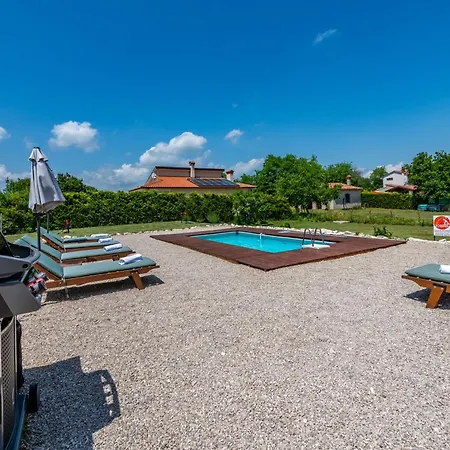 Maria, A Charming Near Labin Nedeščina