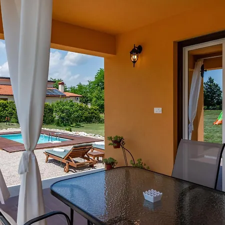 Maria, A Charming Near Labin Сasa de vacaciones *